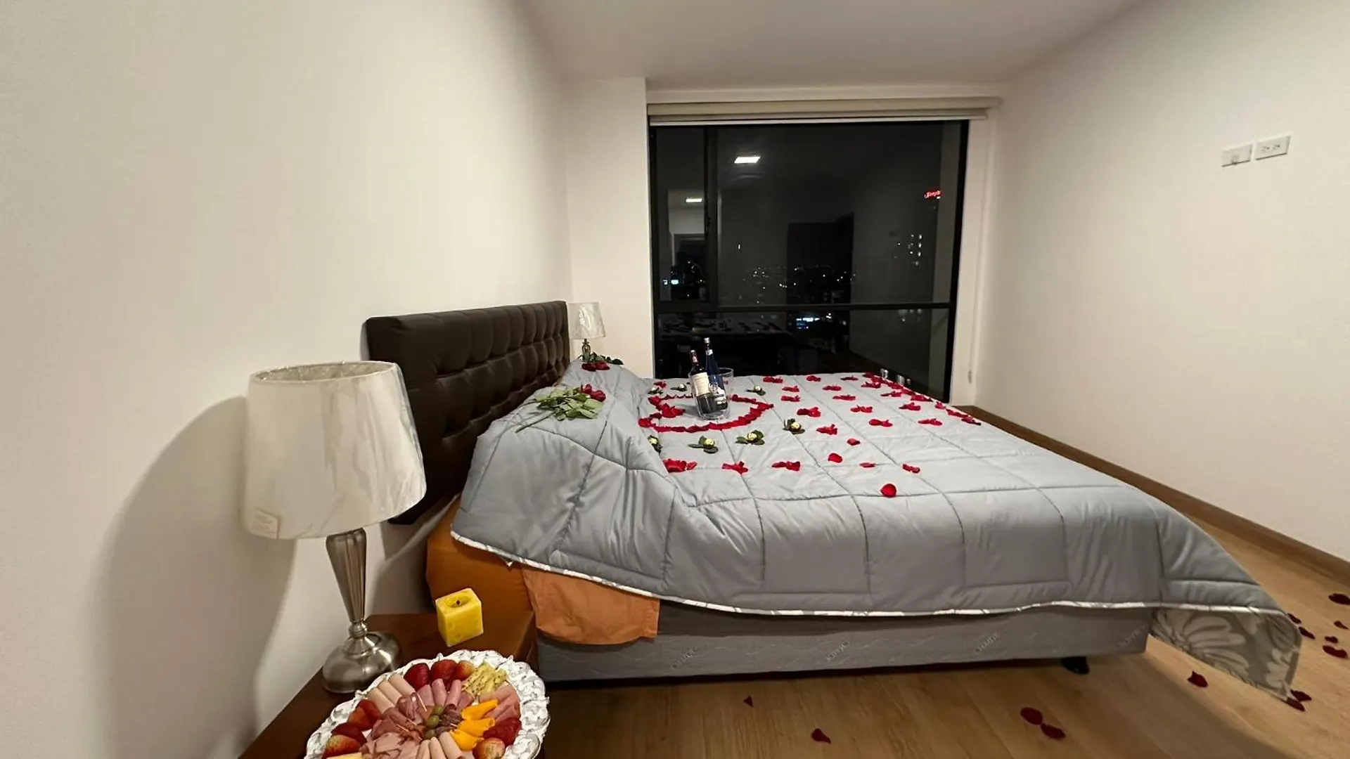 Five Stars Suites Paris, Quito