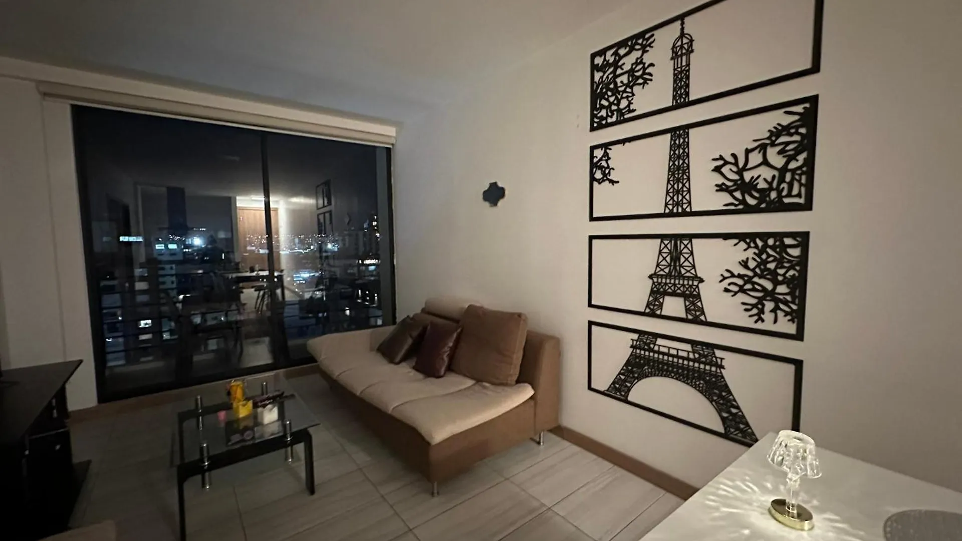Five Stars Suites Paris, Quito Apartment